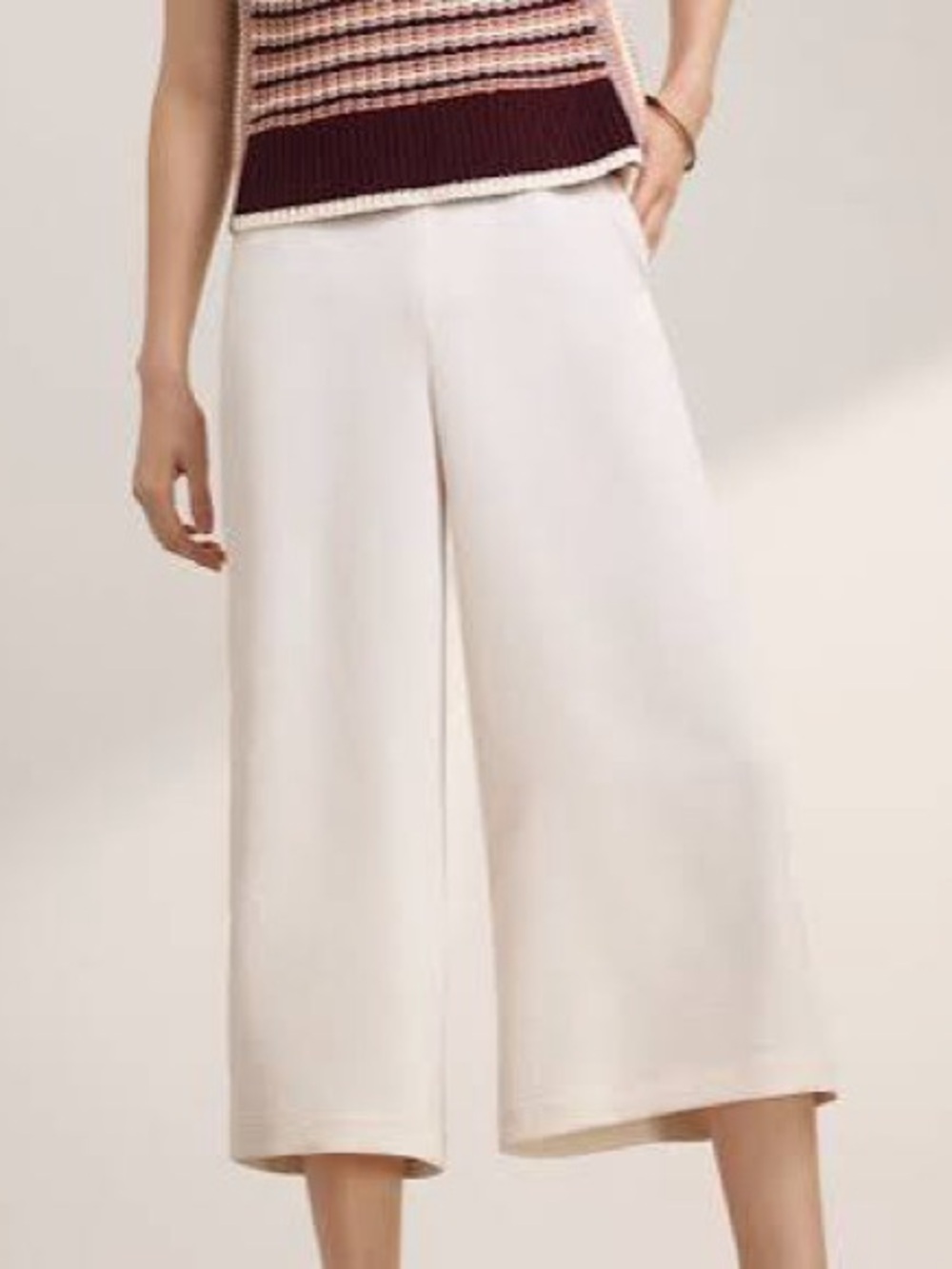 Aritzia Wilfred Lalemant Wide Leg Culotte Pants - White. Size 00. Preowned